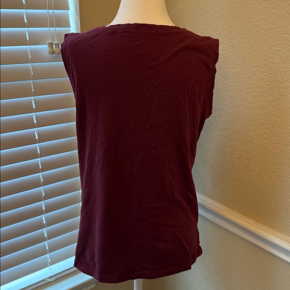 LOFT Outlet Maroon Burgundy Textured Sleeveless Tank Top Woman's Medium - Picture 5 of 13